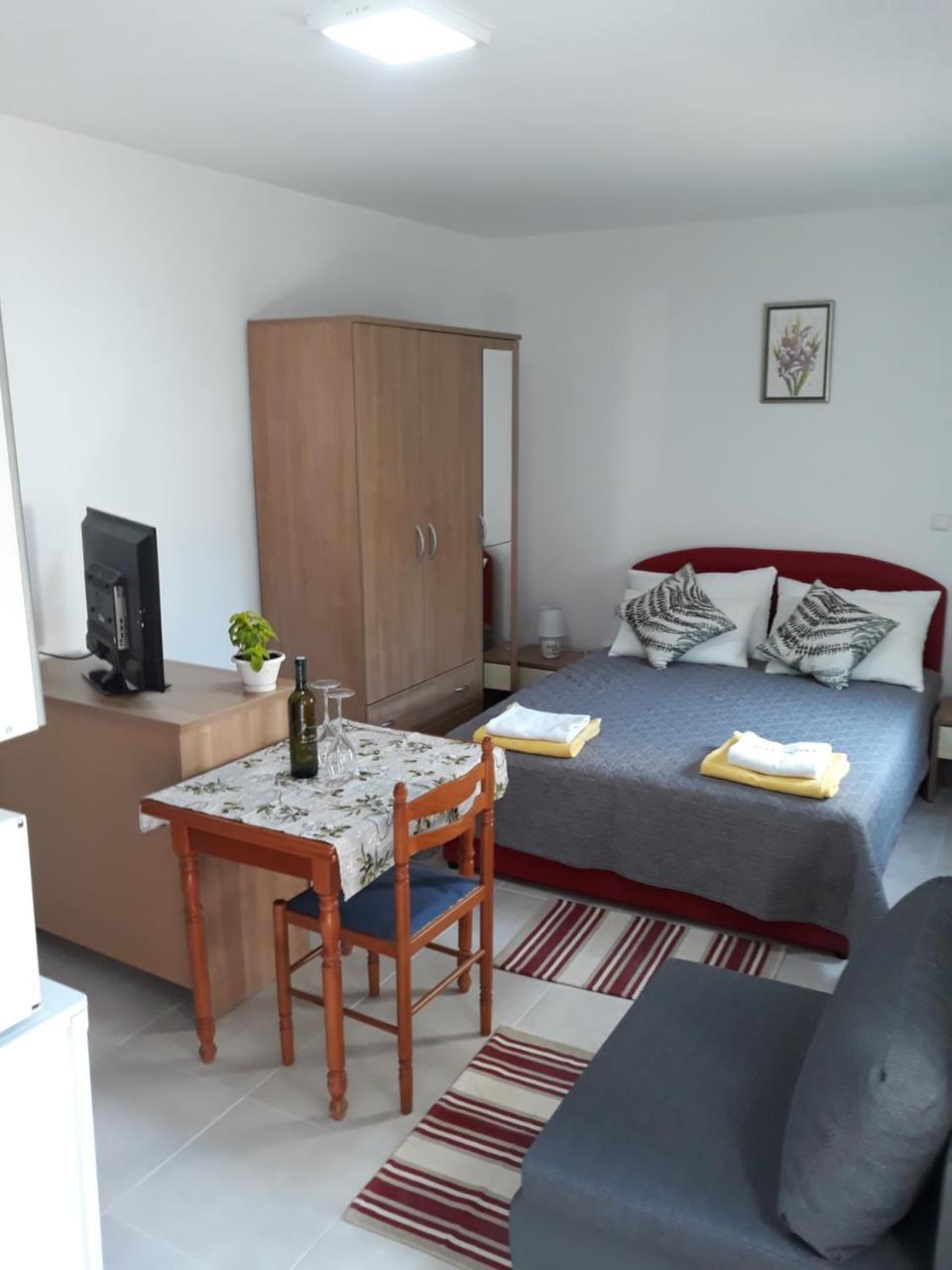 Studio Garden Apartment *